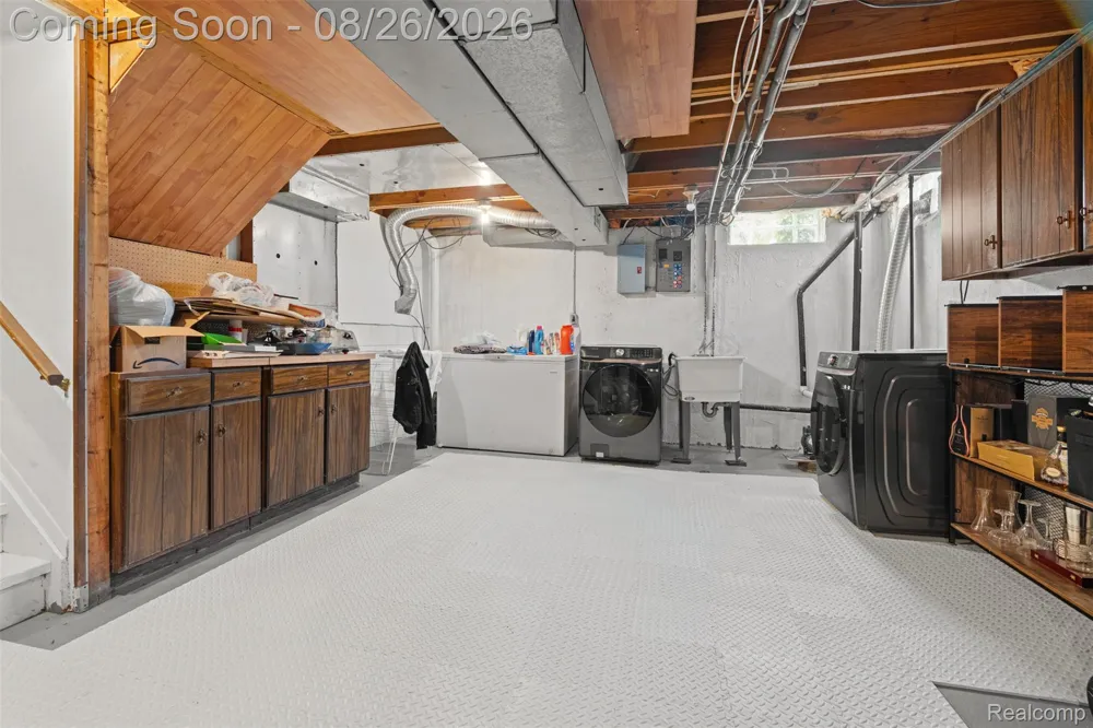 3757 Oxley Drive Troy City, MI 48083