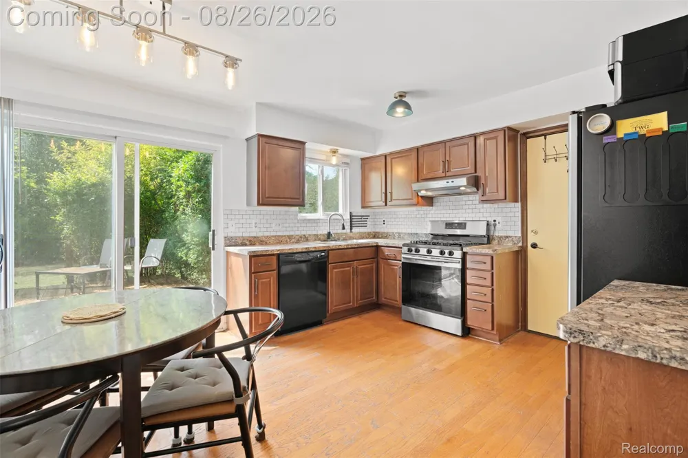 3757 Oxley Drive Troy City, MI 48083