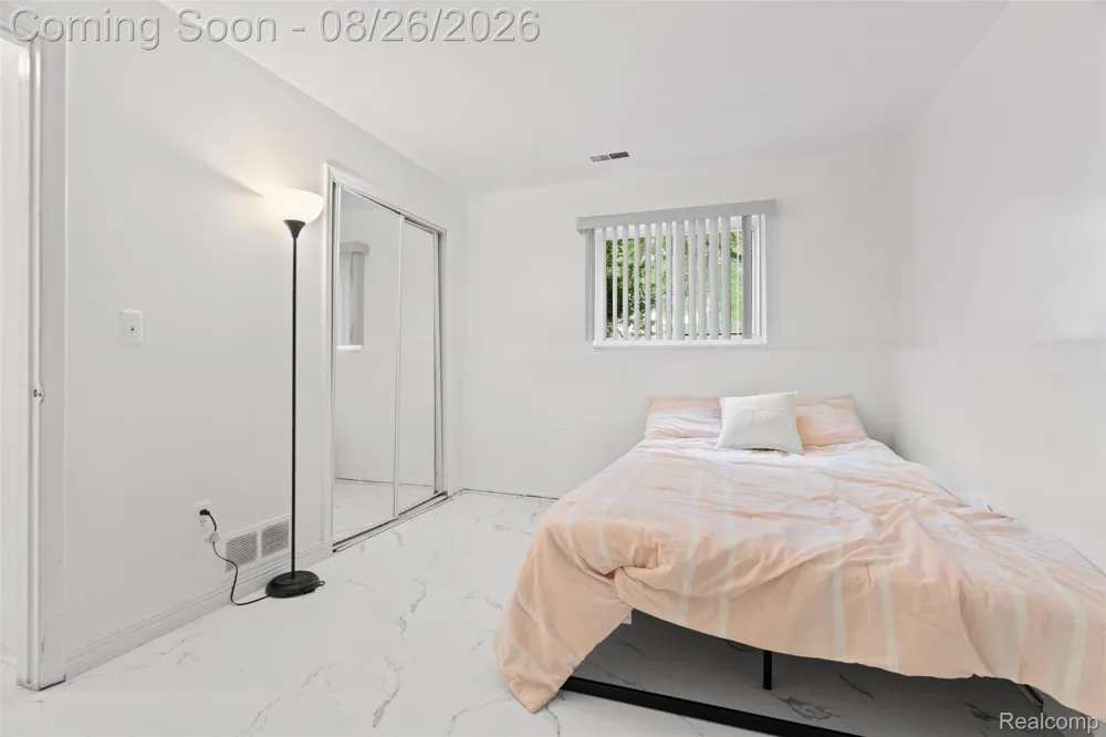 3757 Oxley Drive Troy City, MI 48083