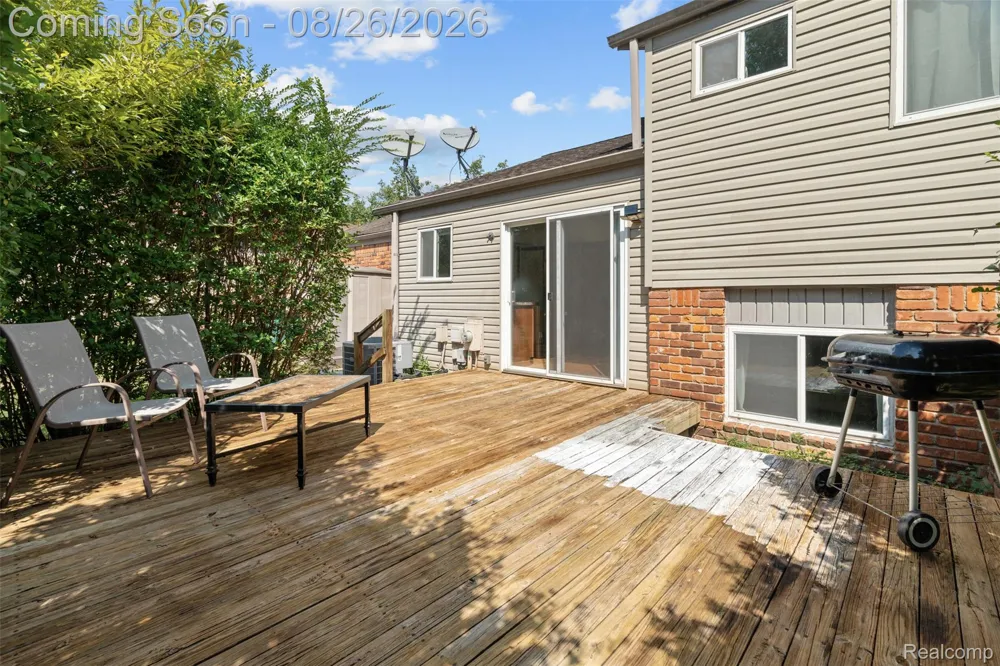 3757 Oxley Drive Troy City, MI 48083