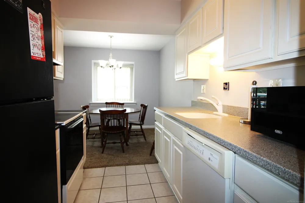 433 Riviera Drive St Clair Shores City, MI 48080