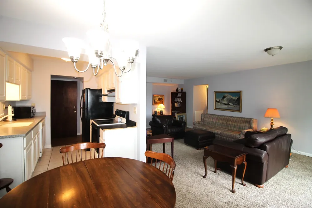 433 Riviera Drive St Clair Shores City, MI 48080