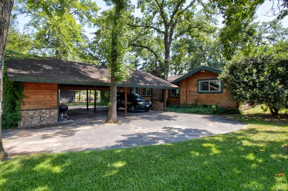 914 Kiowa Drive W Lake Kiowa, TX 76240