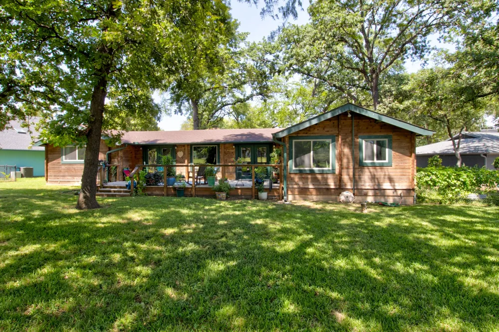 914 Kiowa Drive W Lake Kiowa, TX 76240