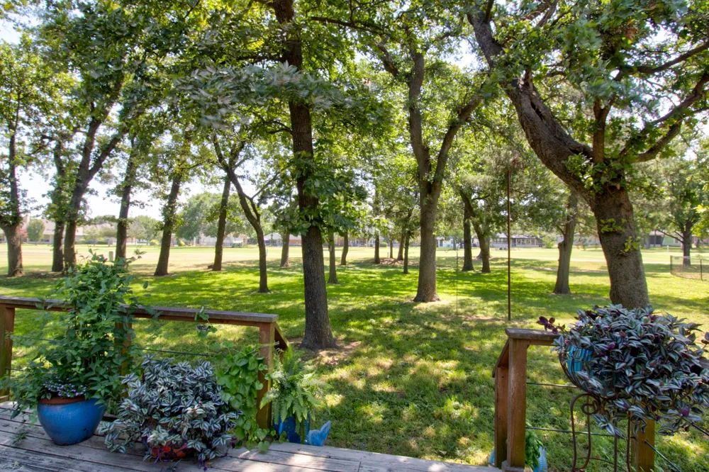 914 Kiowa Drive W Lake Kiowa, TX 76240