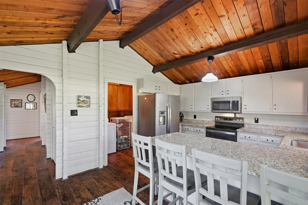 914 Kiowa Drive W Lake Kiowa, TX 76240