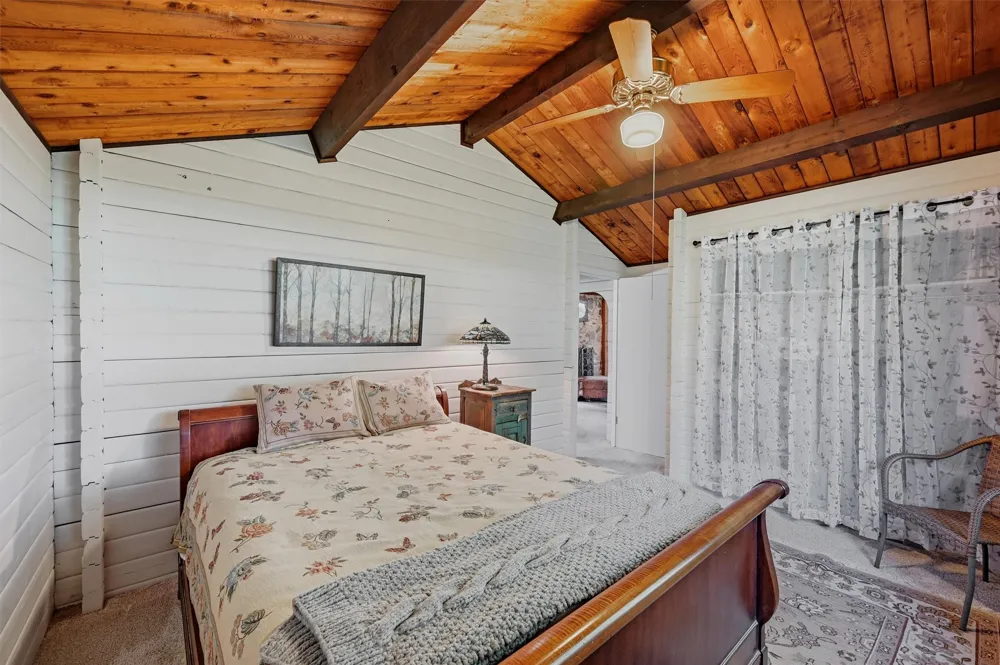 914 Kiowa Drive W Lake Kiowa, TX 76240