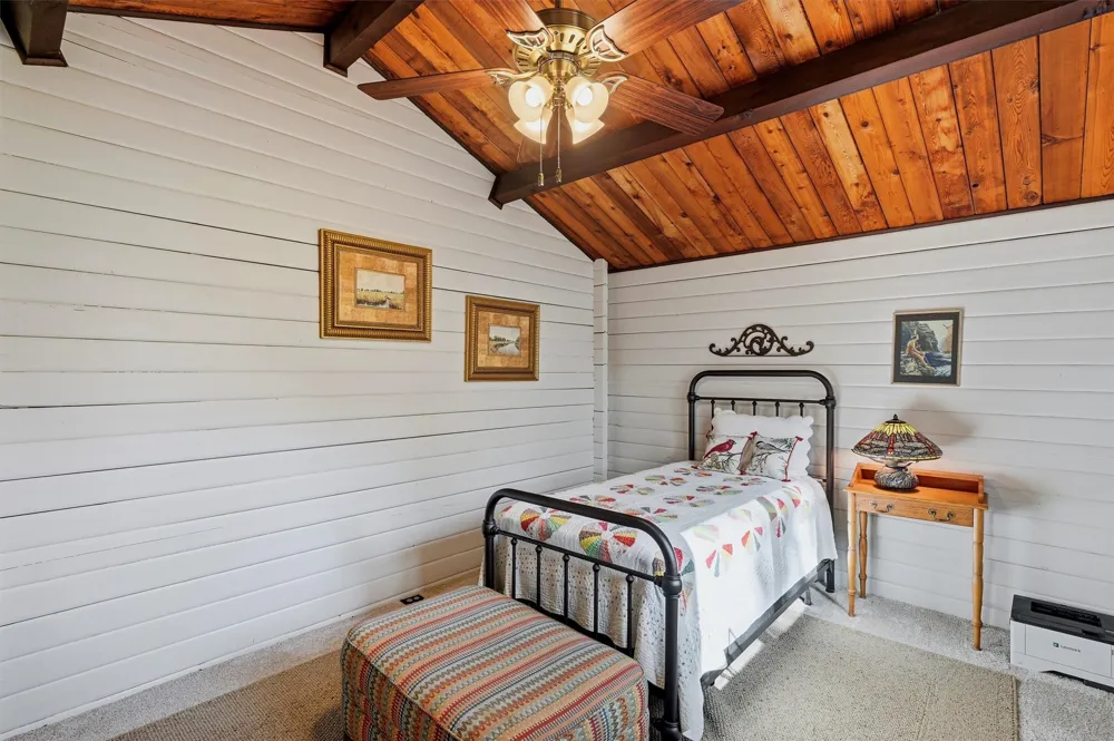 914 Kiowa Drive W Lake Kiowa, TX 76240