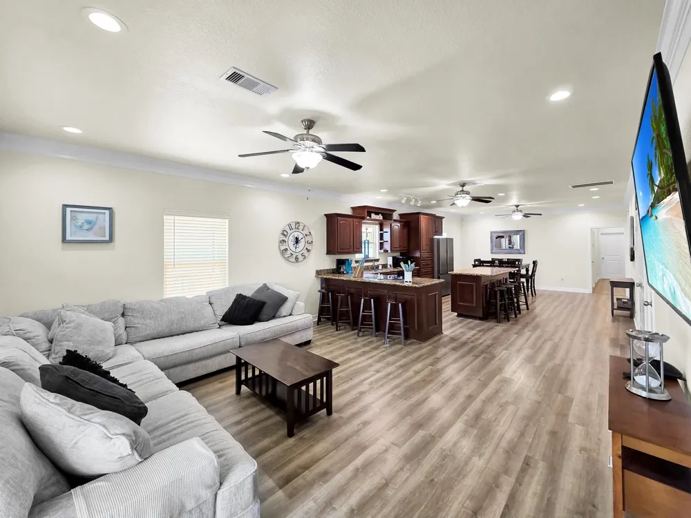 873 Townsend Drive Crystal Beach, TX 77650