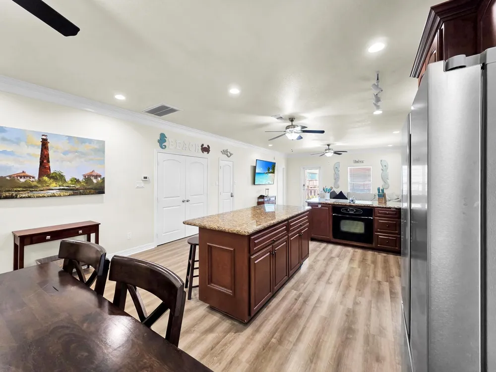 873 Townsend Drive Crystal Beach, TX 77650