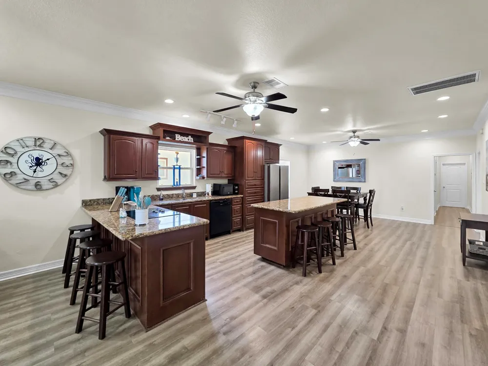 873 Townsend Drive Crystal Beach, TX 77650