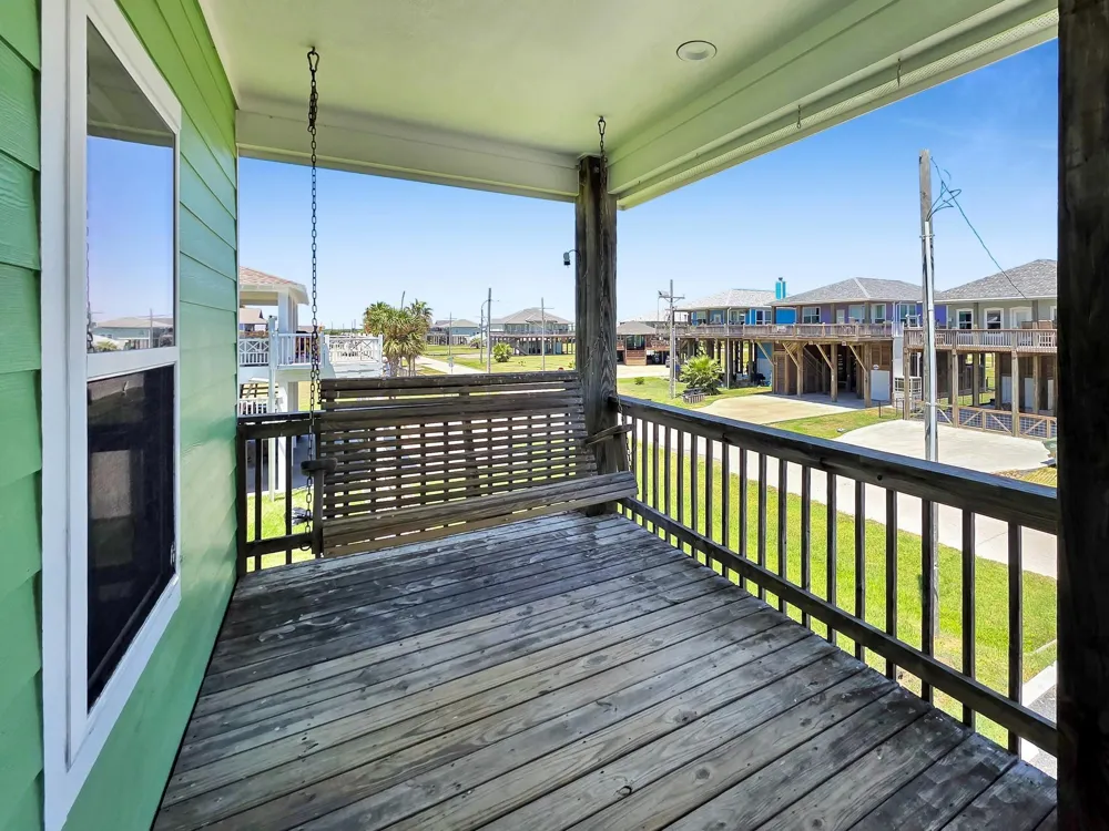 873 Townsend Drive Crystal Beach, TX 77650