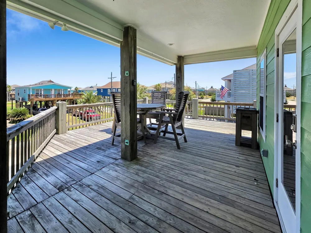 873 Townsend Drive Crystal Beach, TX 77650