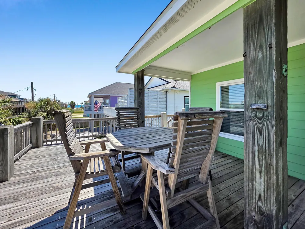 873 Townsend Drive Crystal Beach, TX 77650
