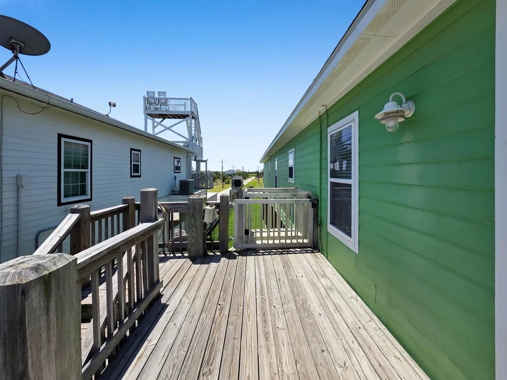 873 Townsend Drive Crystal Beach, TX 77650