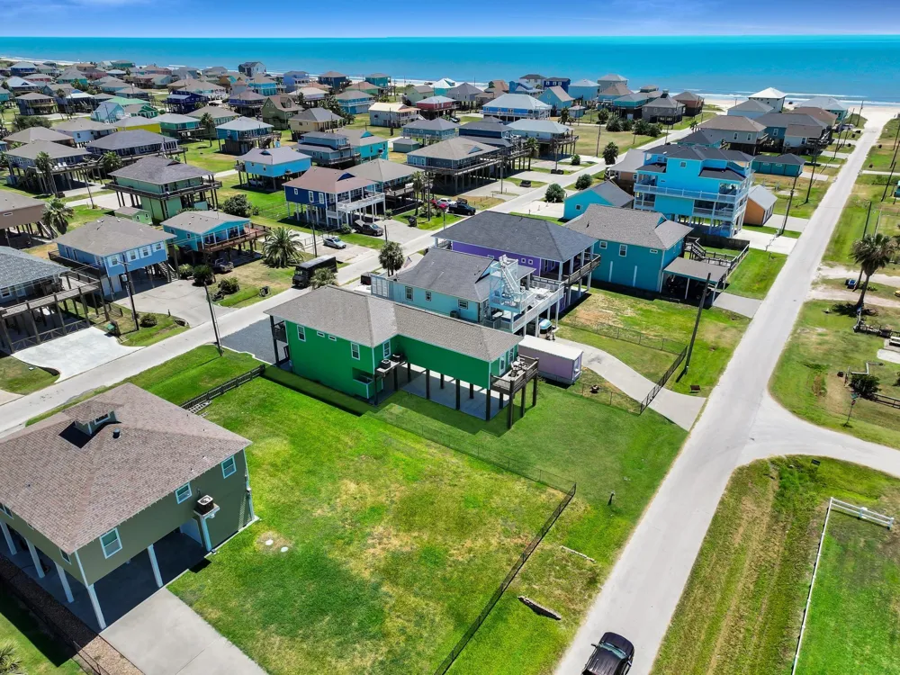 873 Townsend Drive Crystal Beach, TX 77650