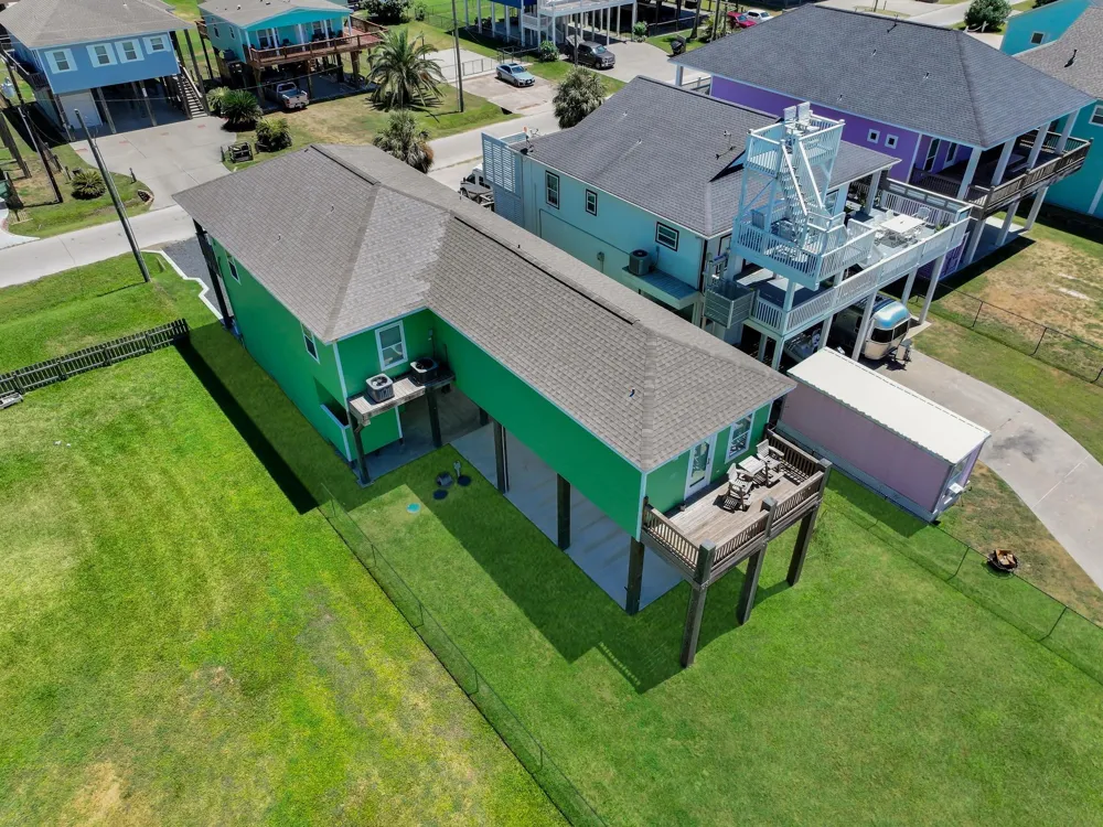 873 Townsend Drive Crystal Beach, TX 77650
