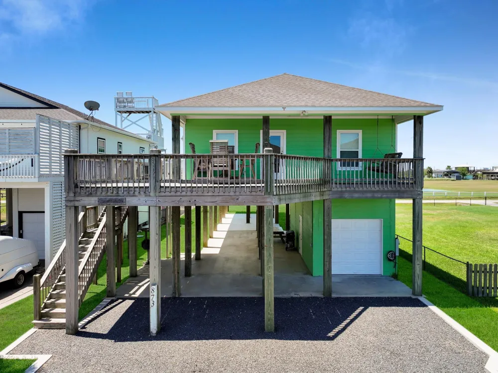 873 Townsend Drive Crystal Beach, TX 77650
