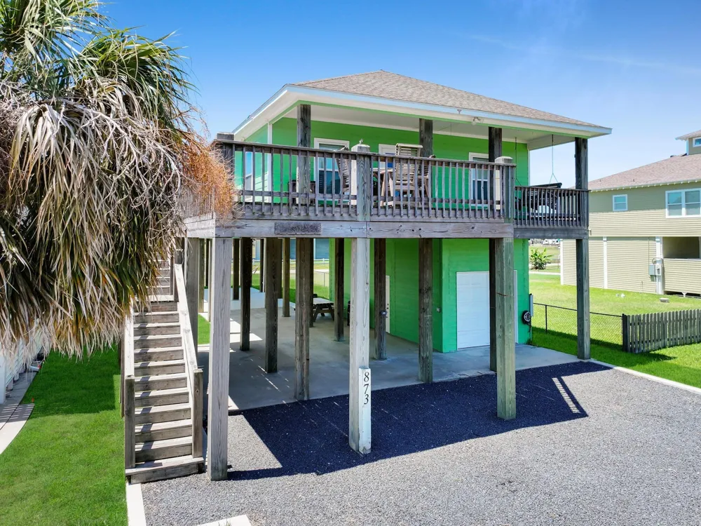 873 Townsend Drive Crystal Beach, TX 77650