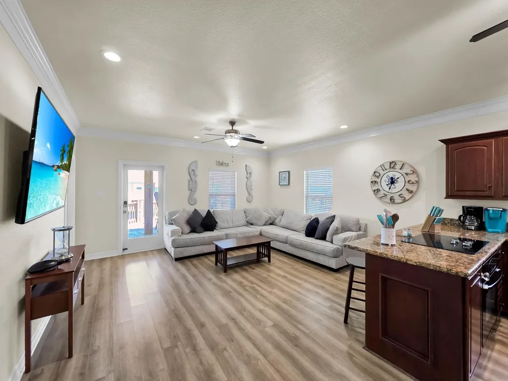 873 Townsend Drive Crystal Beach, TX 77650
