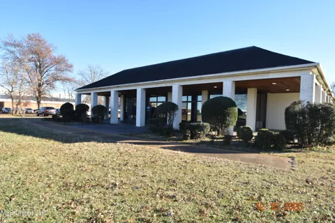 1907 W Us-82 Highway