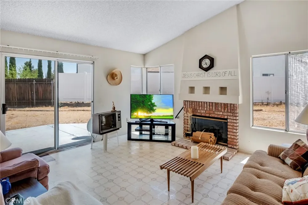 12951 Lantern Lane Victorville, CA 92392