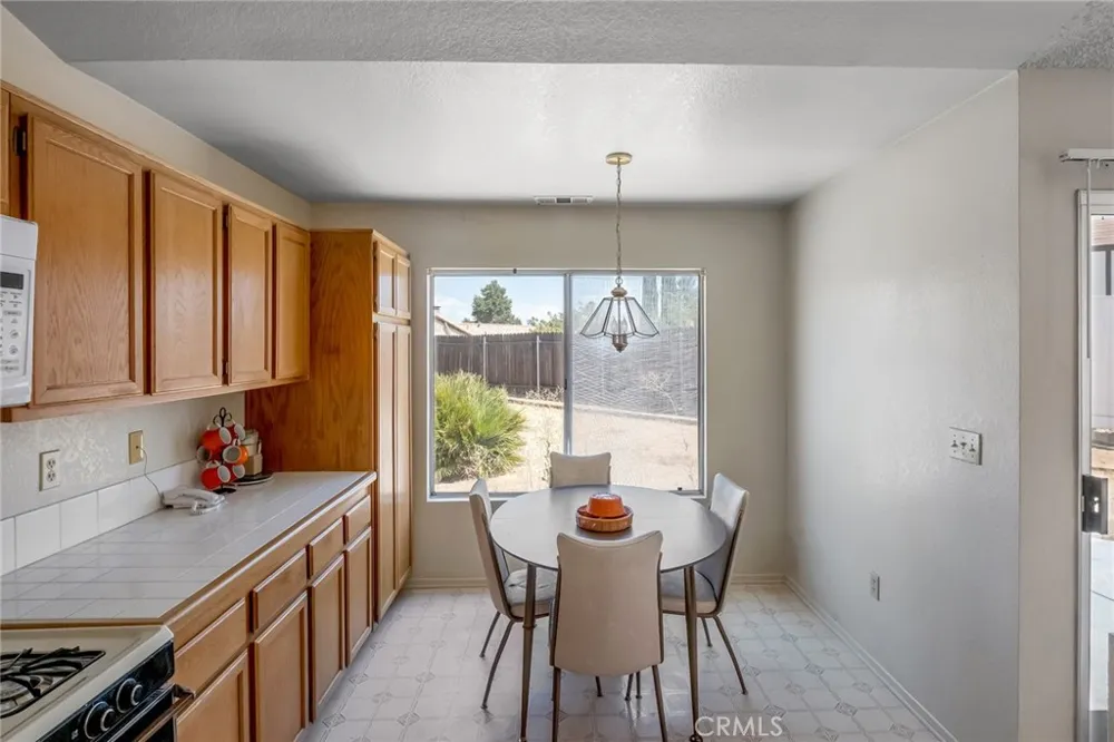 12951 Lantern Lane Victorville, CA 92392