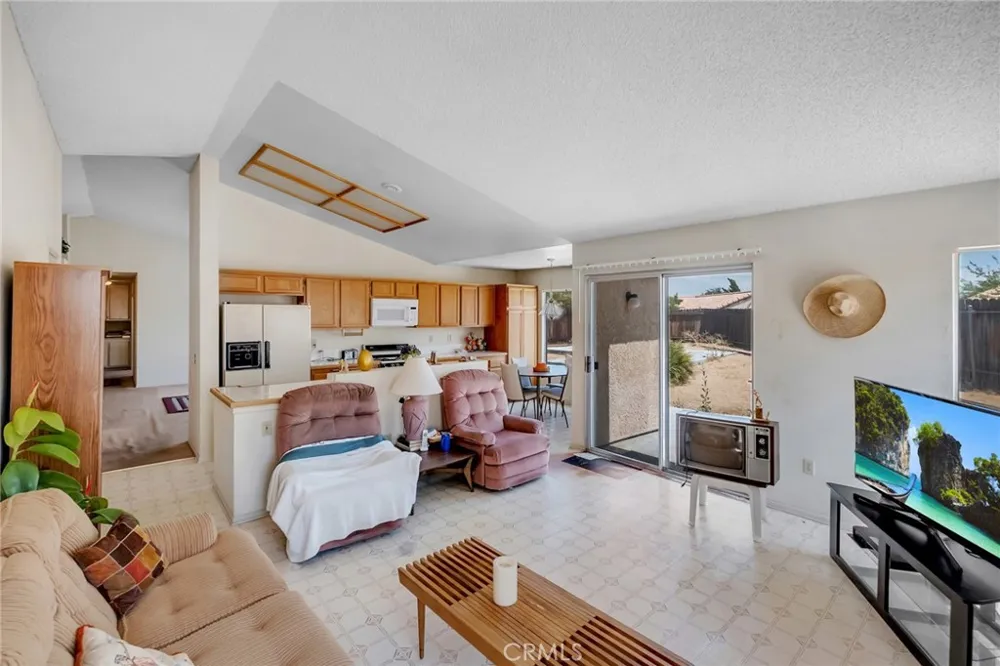 12951 Lantern Lane Victorville, CA 92392