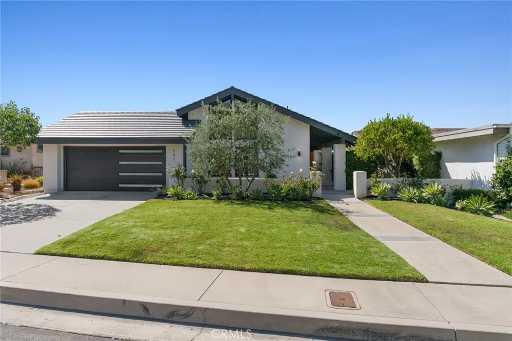 241 Calle Neblina San Clemente, CA 92672