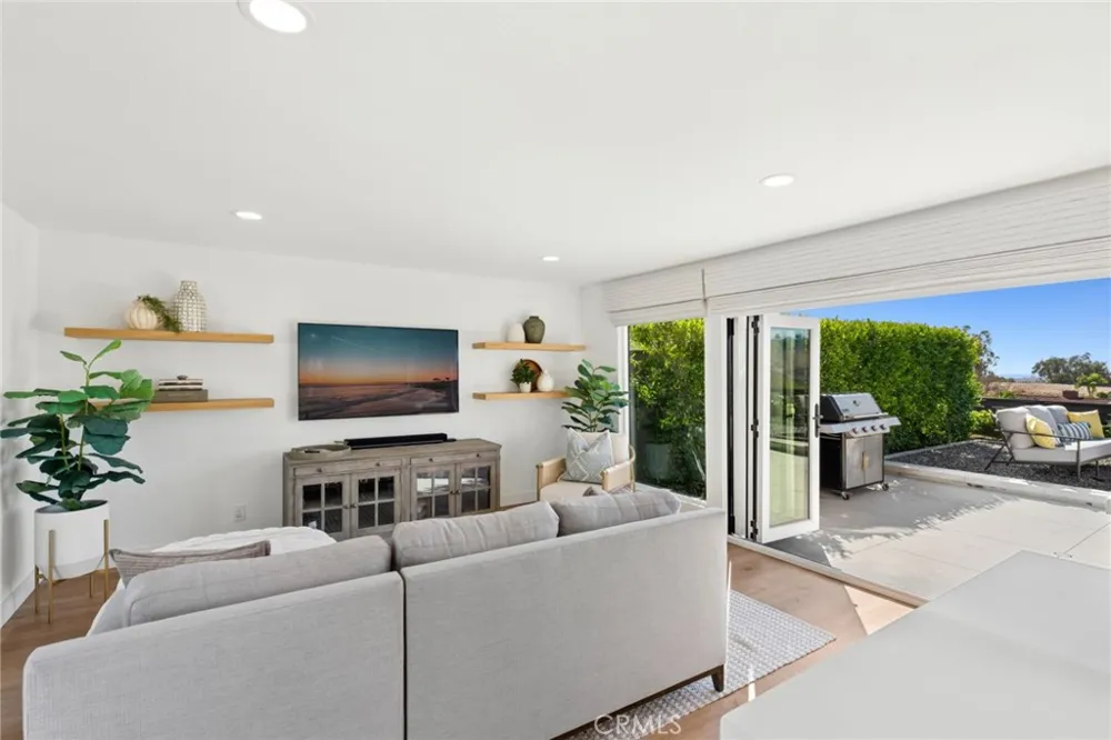 241 Calle Neblina San Clemente, CA 92672