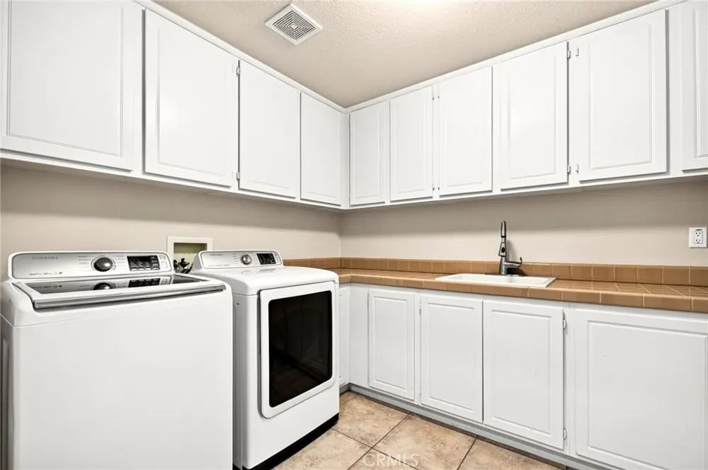 36 Foxtail Court Azusa, CA 91702