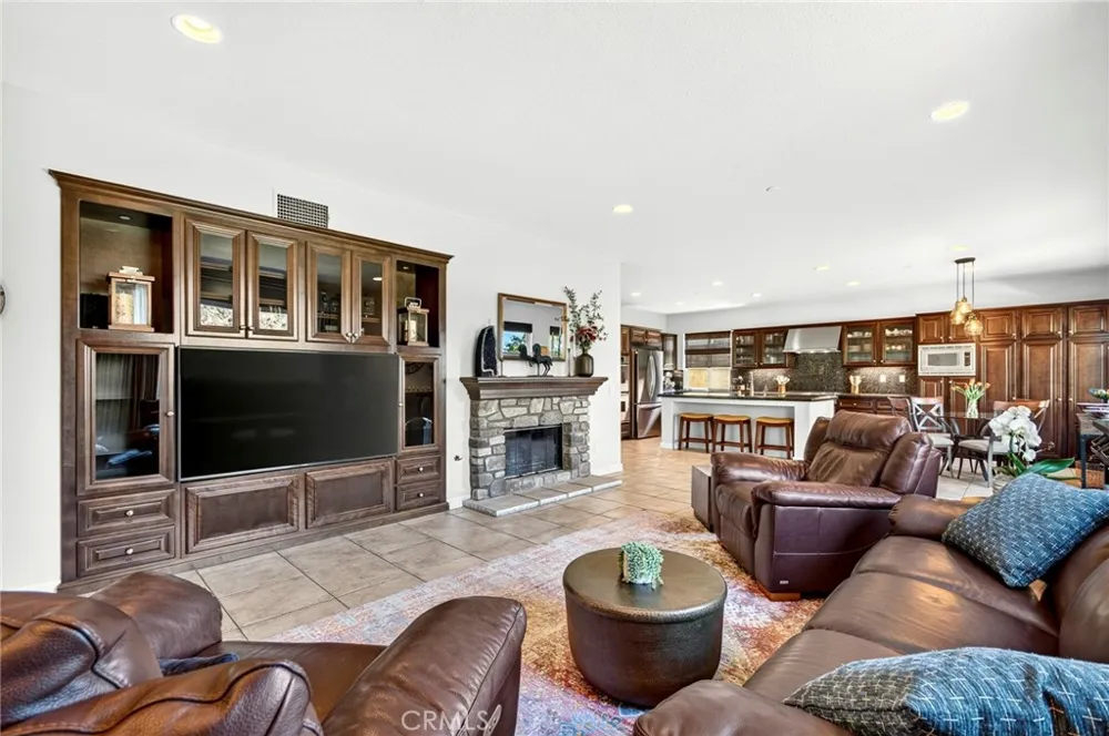 36 Foxtail Court Azusa, CA 91702