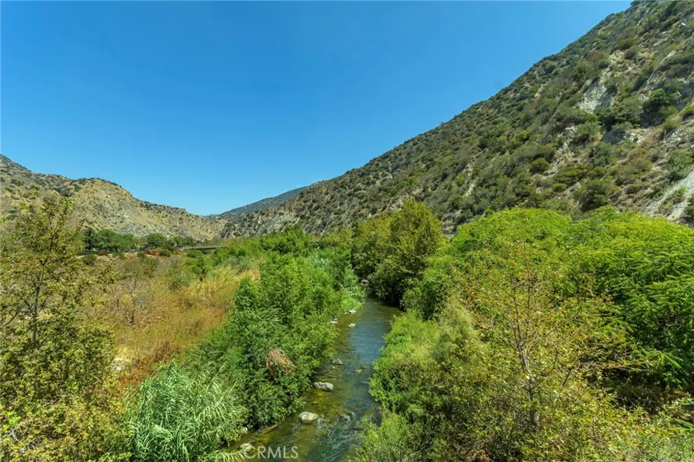 36 Foxtail Court Azusa, CA 91702