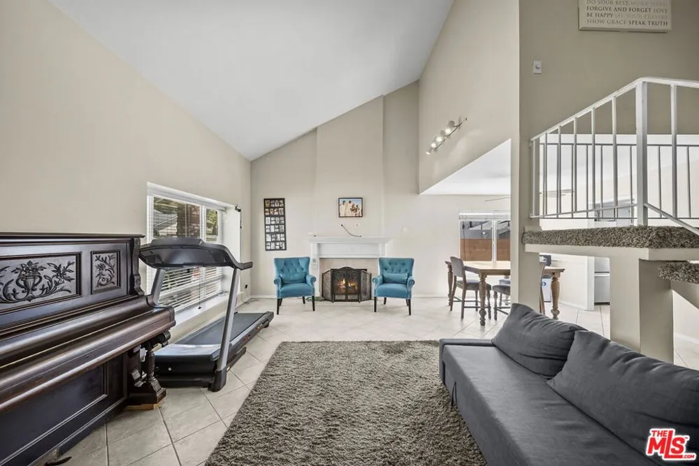 15362 Rhododendron Drive Santa Clarita, CA 91387