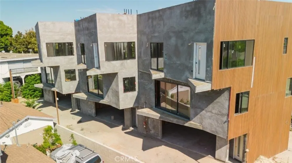 6651 Camellia Avenue Los Angeles, CA 91606