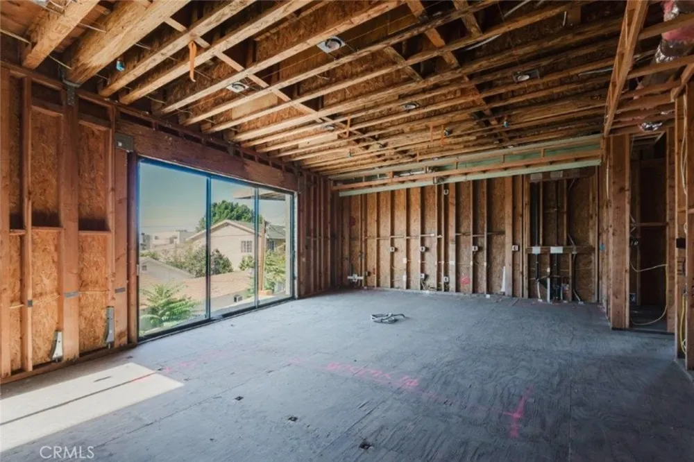 6651 Camellia Avenue Los Angeles, CA 91606