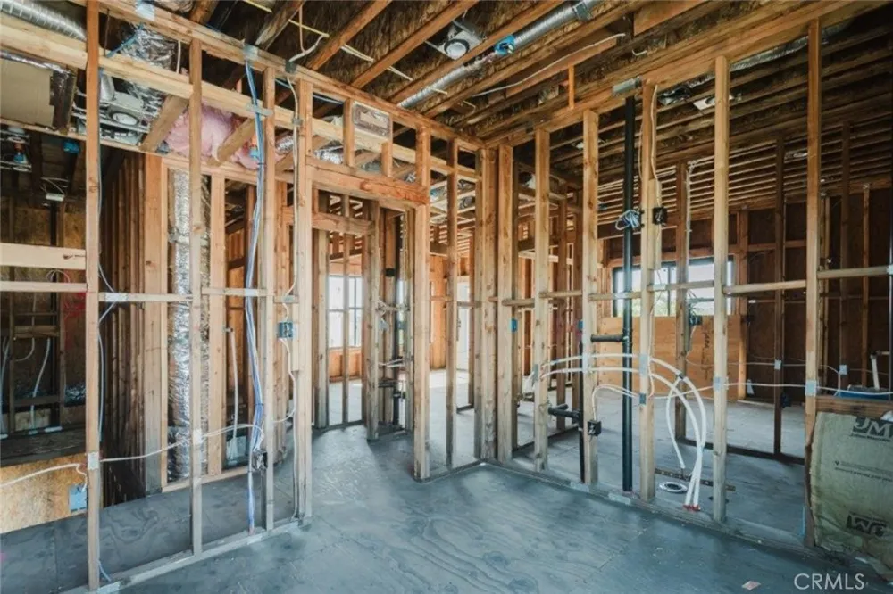 6651 Camellia Avenue Los Angeles, CA 91606