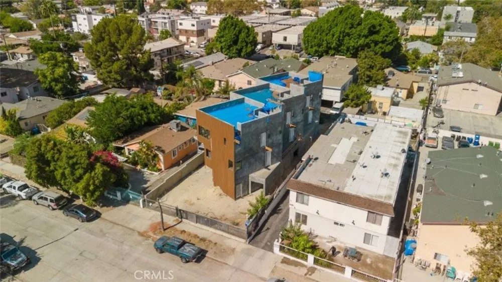 6651 Camellia Avenue Los Angeles, CA 91606