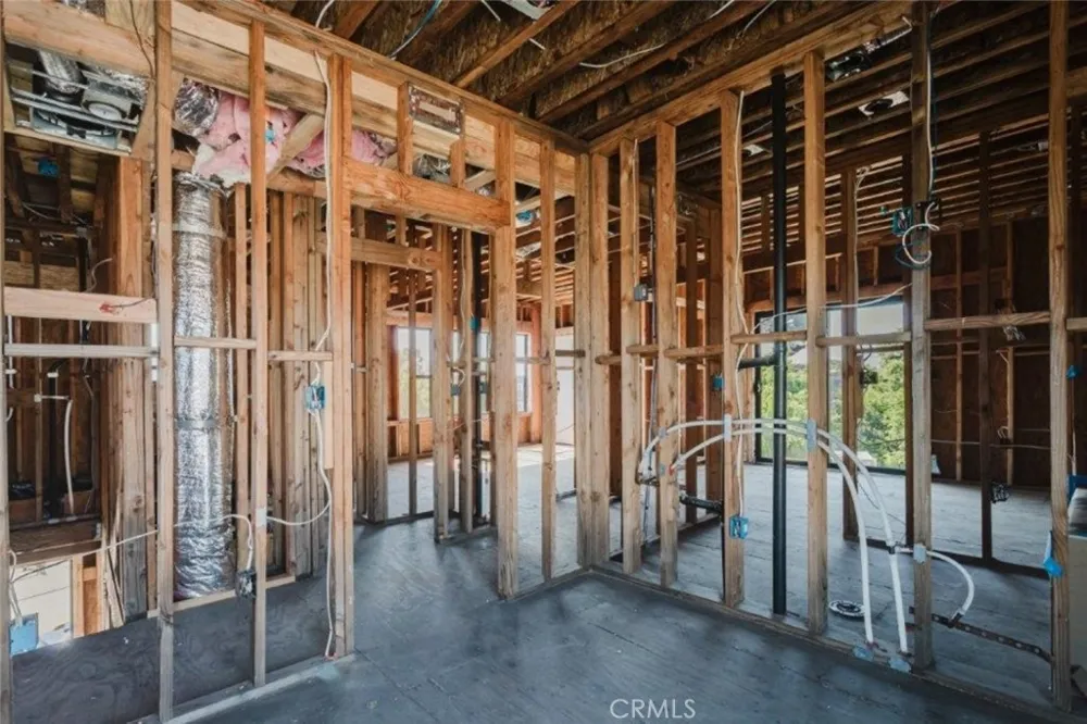 6651 Camellia Avenue Los Angeles, CA 91606