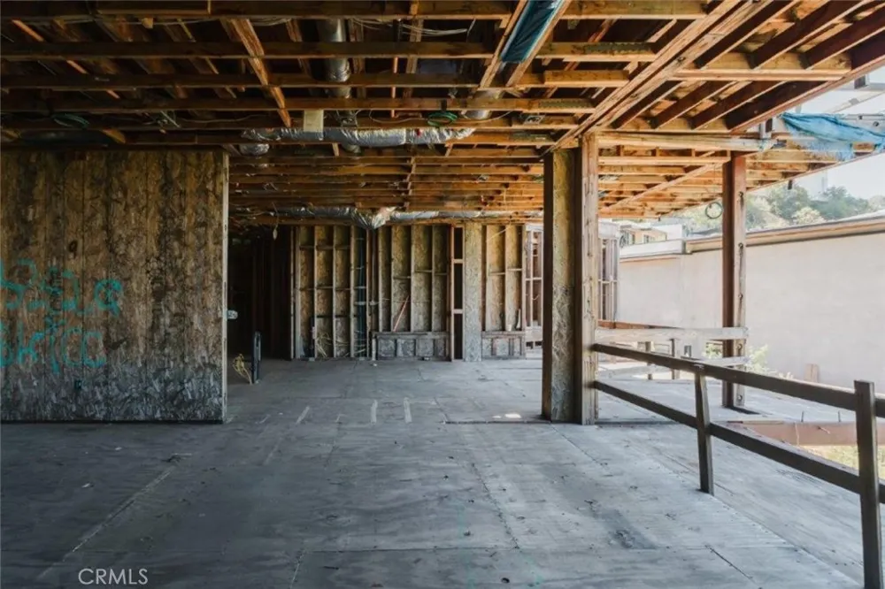 6651 Camellia Avenue Los Angeles, CA 91606