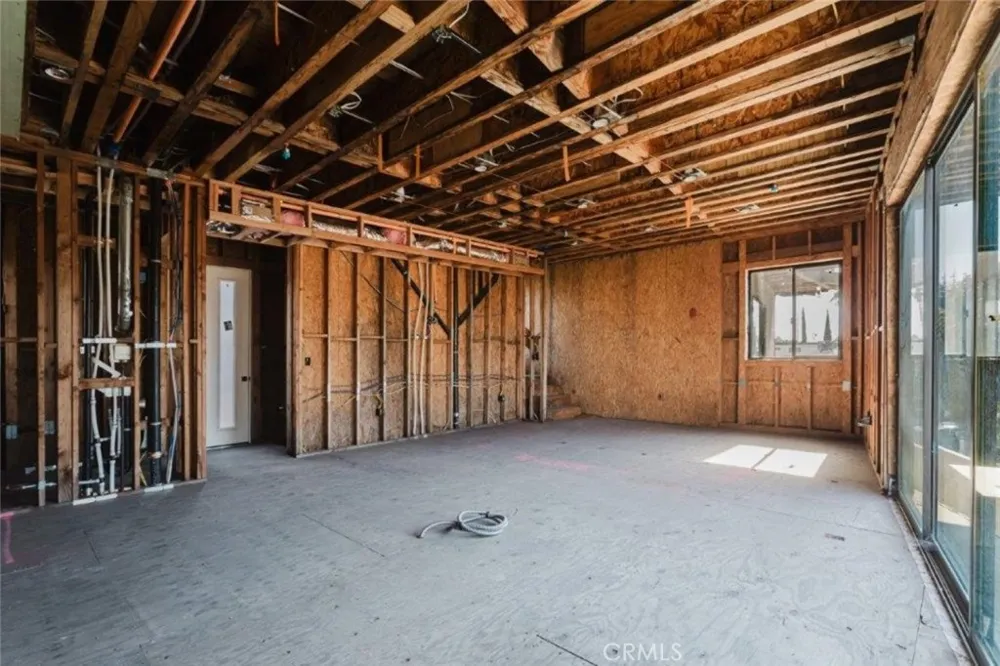 6651 Camellia Avenue Los Angeles, CA 91606