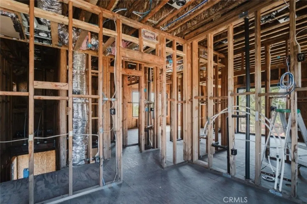 6651 Camellia Avenue Los Angeles, CA 91606