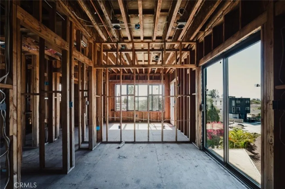 6651 Camellia Avenue Los Angeles, CA 91606