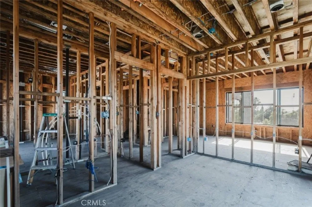 6651 Camellia Avenue Los Angeles, CA 91606