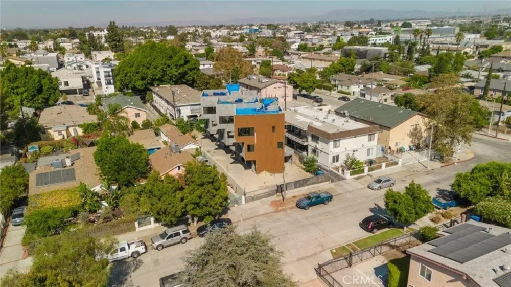 6651 Camellia Avenue Los Angeles, CA 91606