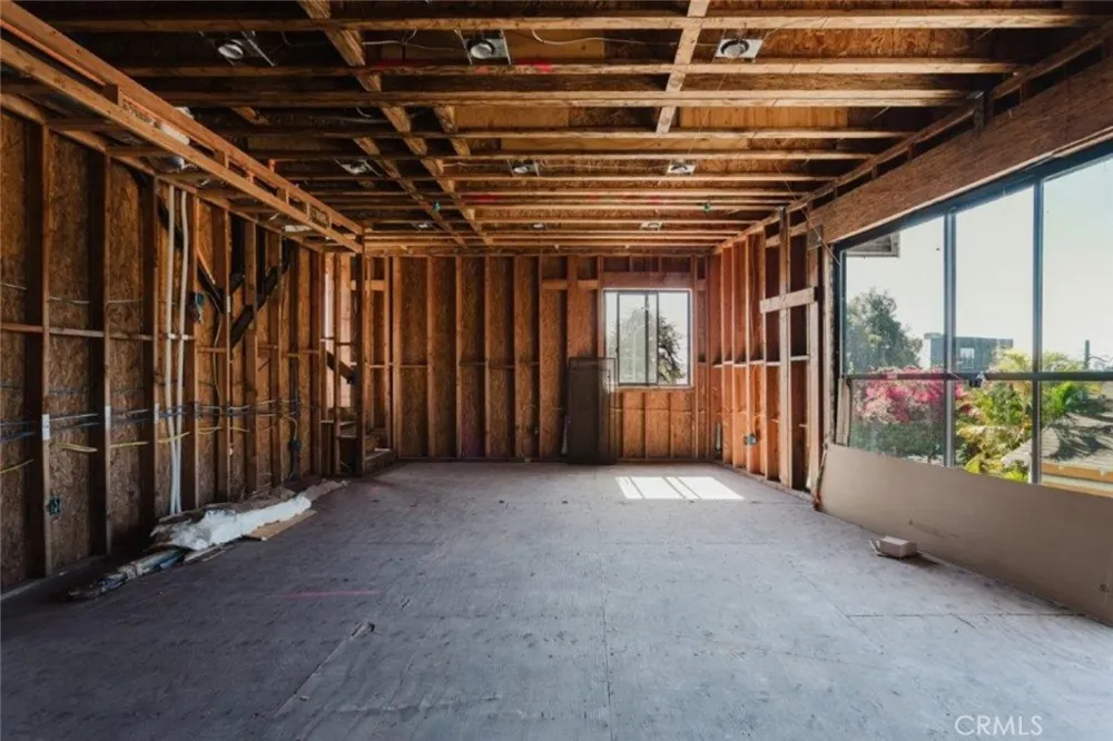 6651 Camellia Avenue Los Angeles, CA 91606