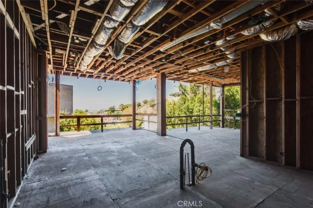 6651 Camellia Avenue Los Angeles, CA 91606