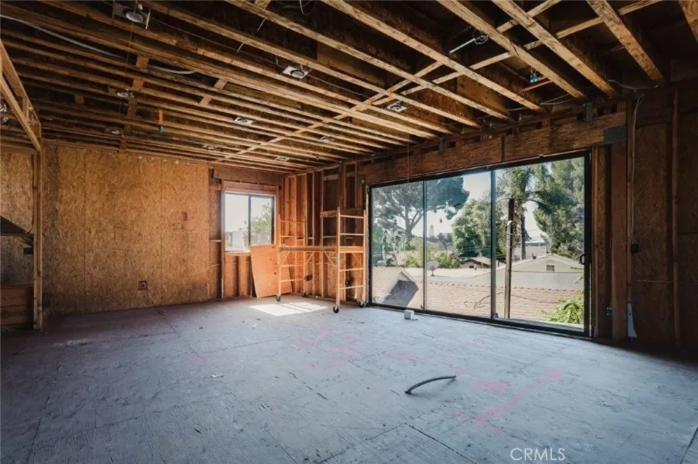 6651 Camellia Avenue Los Angeles, CA 91606