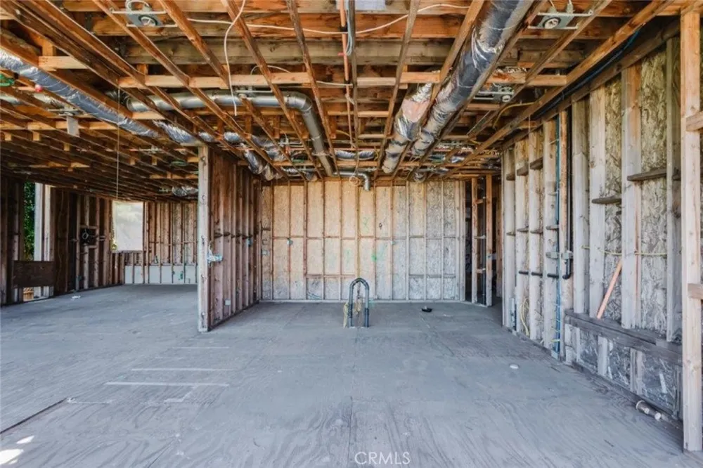 6651 Camellia Avenue Los Angeles, CA 91606
