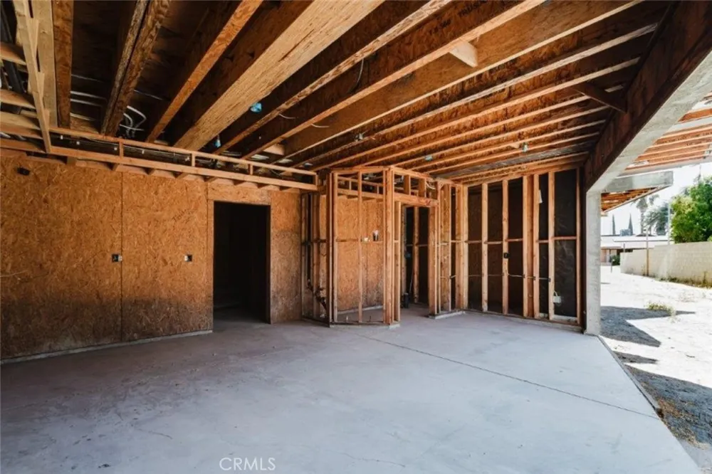 6651 Camellia Avenue Los Angeles, CA 91606
